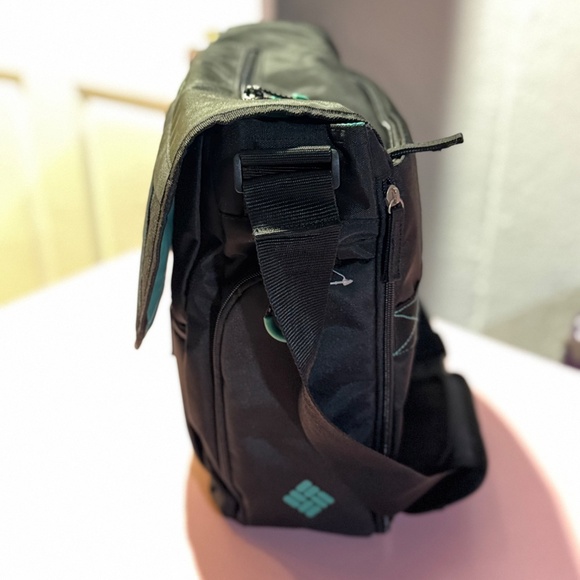 Columbia crossbody Messenger Diaper bag Unisex 12x22x6 - Picture 2 of 3